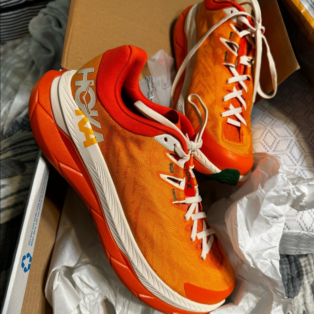 Hoka U Tecton X *Size 10.5 Women’s/9.5 Men’s* Brand New in Box